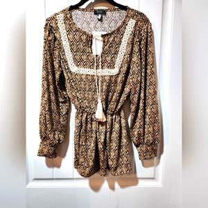 NWT Mackenzie & James, Medium, Tan/Black/Beige